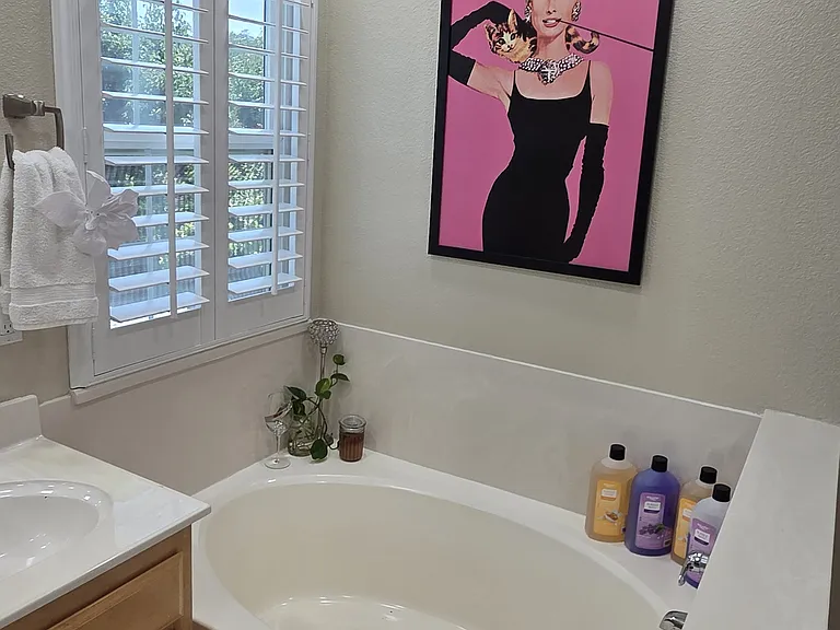1013 Thompson Cir #1 — Photo 2