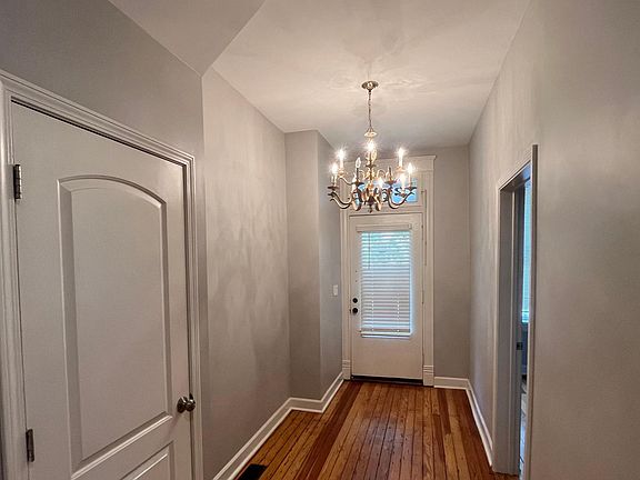 3rd image of 2040 Russell Blvd #1F