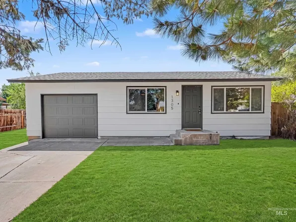 1305 N 2 E, Mountain Home, ID 83647
