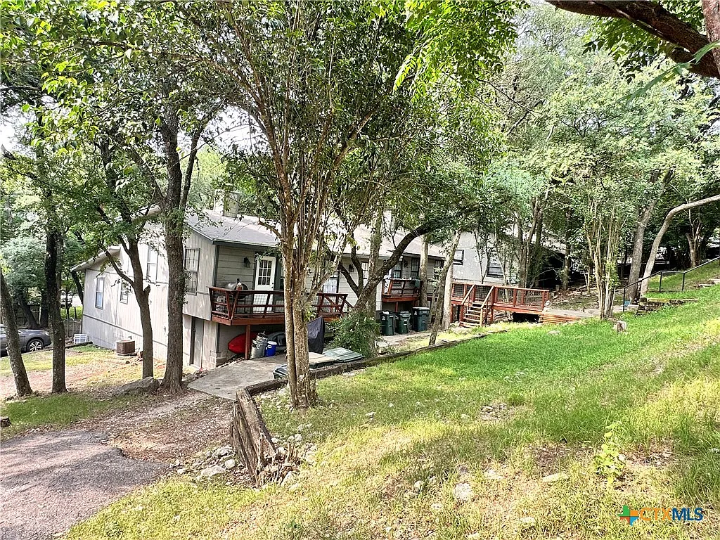 4 bed, 2.0 bath, 1308 sqft, $1,700 — Photo 2