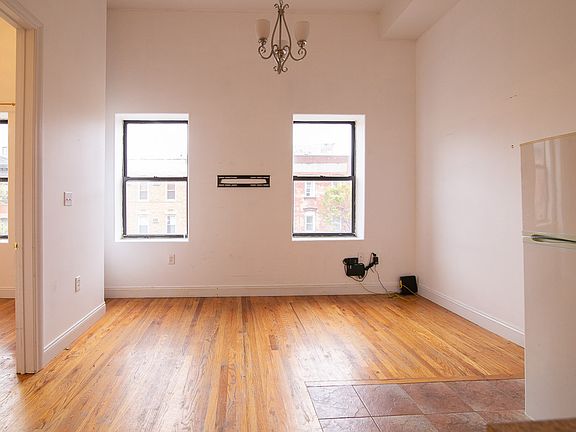 2nd image of 196 Graham Ave #B