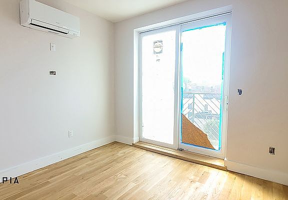 5th image of 415 Manhattan Ave #5A