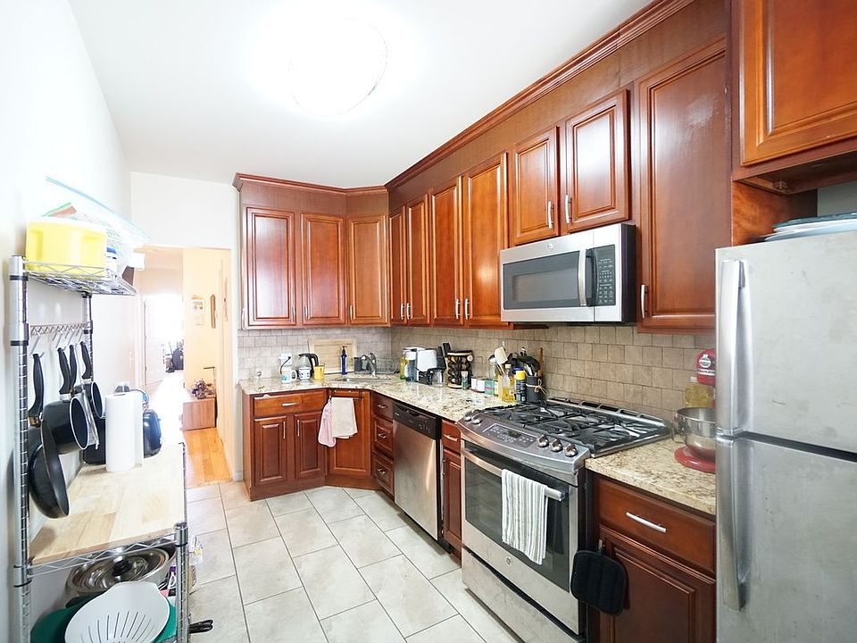 1st image of 571 Hicks St #1B