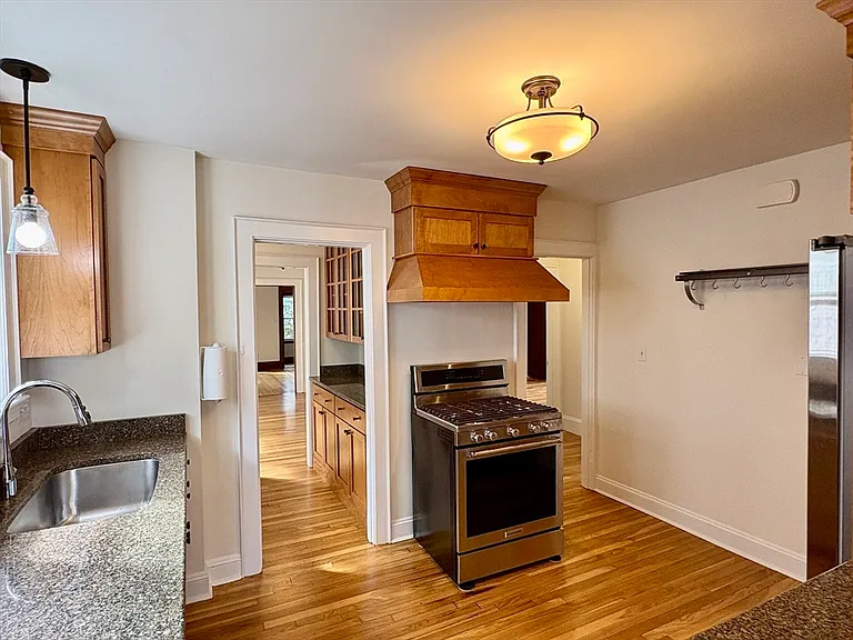 25 Alton St #25 — Photo 3