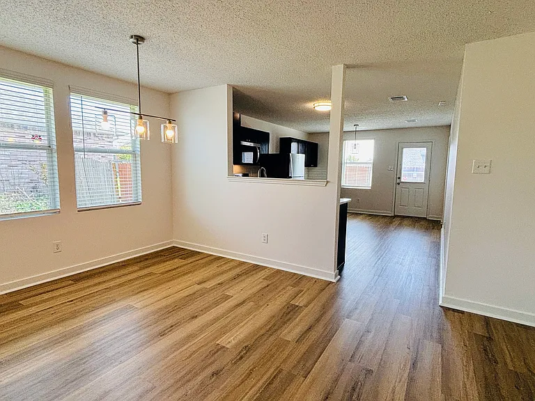 1007 Chilton Dr — Photo 11