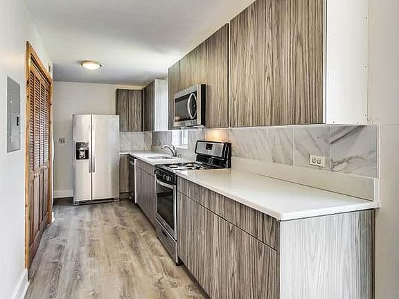 4th image of 2515 N Talman Ave APT 2