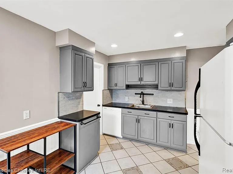 4271 Prairie Ave — Photo 11