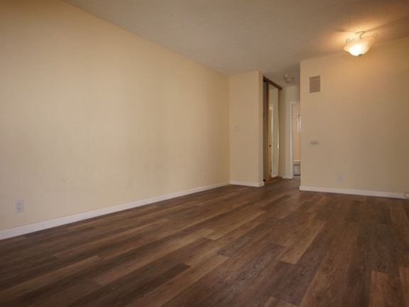 3rd image of 1295 Federal Ave APT 1