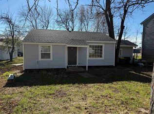 613 Anna Ave, Machesney Park, IL 61115