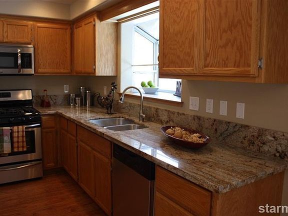 4th image of 2204 Cornelian Dr