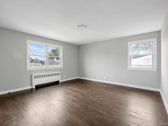 5th image of 7 Linwood Road N