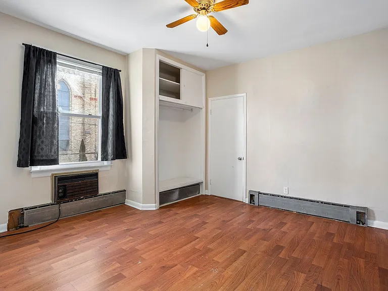 531 Merritt Ave — Photo 10