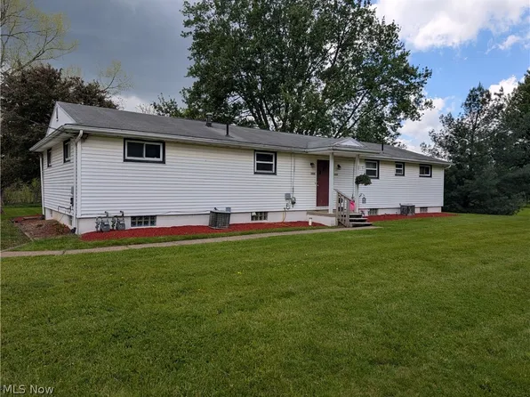 1223 Faircliff St, Louisville, OH 44641