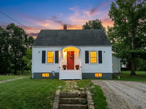 344 Mary Gray Ln, Staunton, VA 24401
