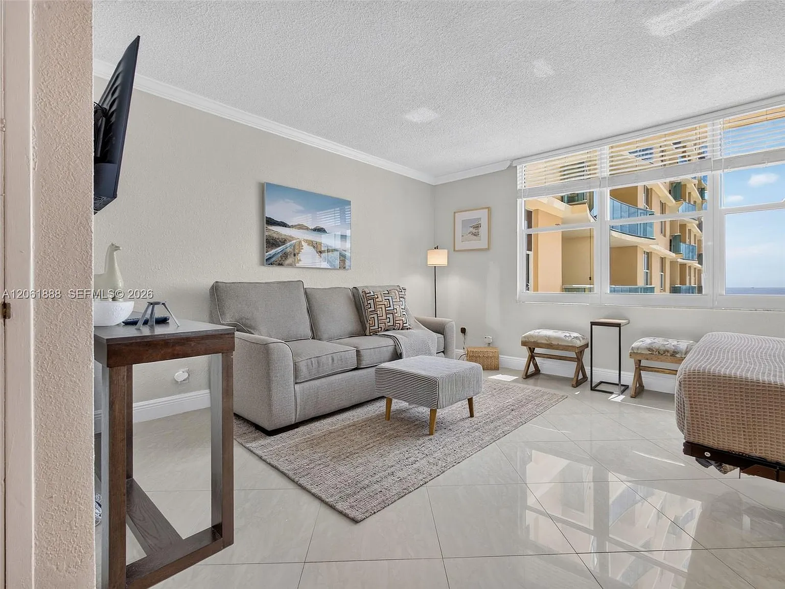 Wave Condo — Photo 4