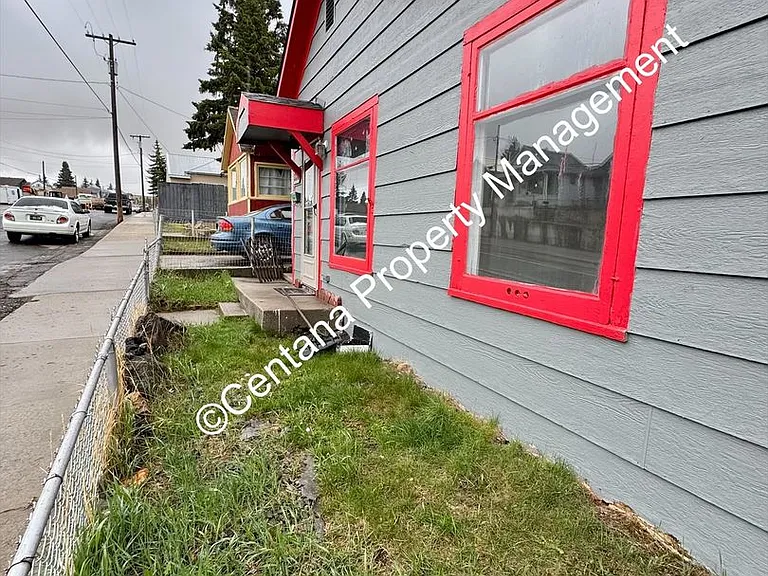 330 W Daly St — Photo 2