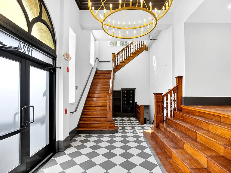 Clearfield Lofts — Photo 7