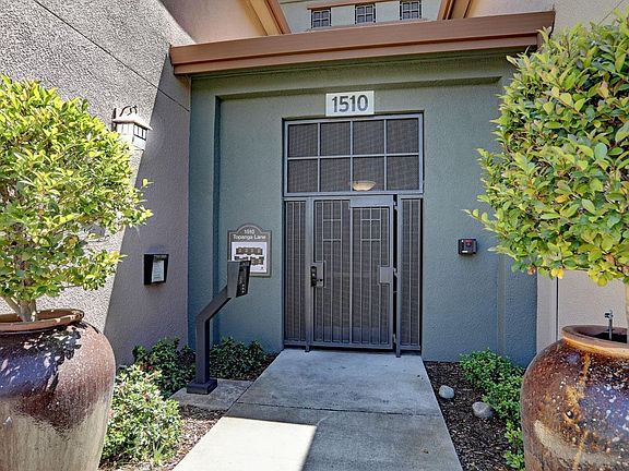3rd image of 1510 Topanga Ln Unit 105