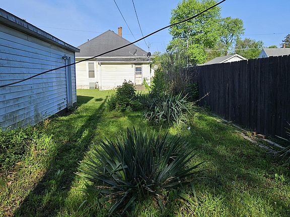 3rd image of 105 Blakely Ave