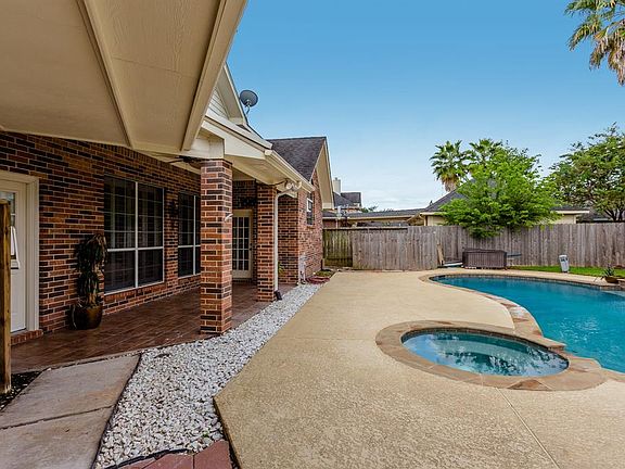 4th image of 2102 Spanish Forest Ln