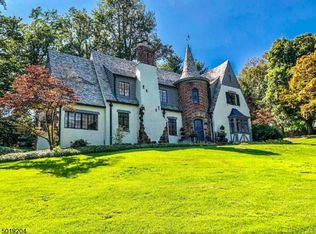 9 Robin Hood Rd, Summit, NJ 07901