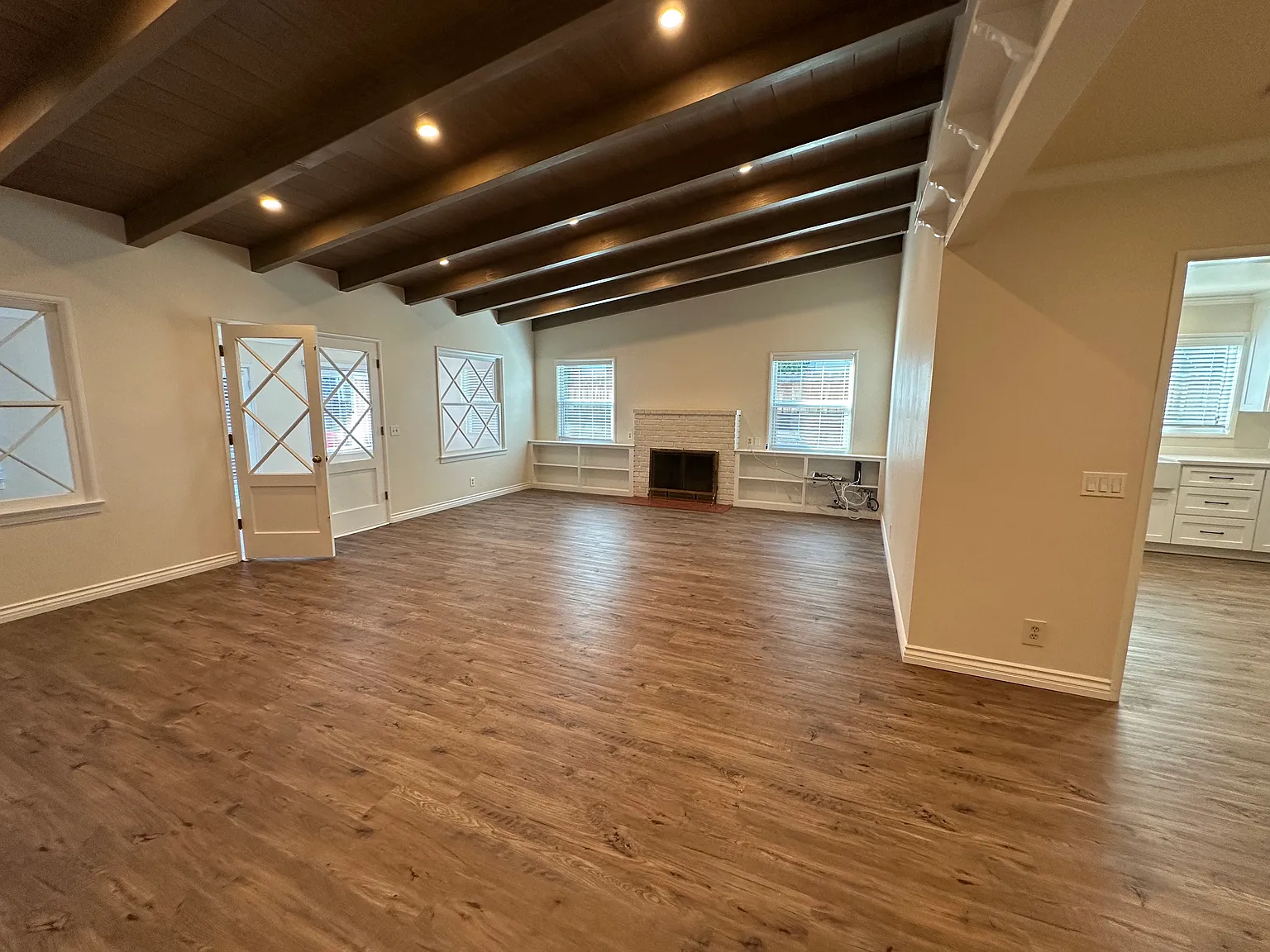 3 bed, 1776 sqft, $6,000 — Photo 1