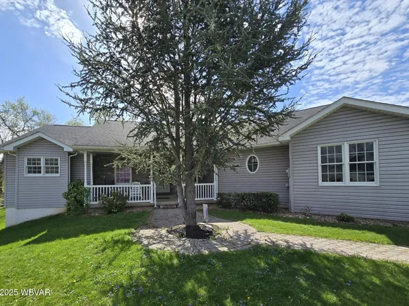 32 Chestnut Ct, Jersey Shore, PA 17740