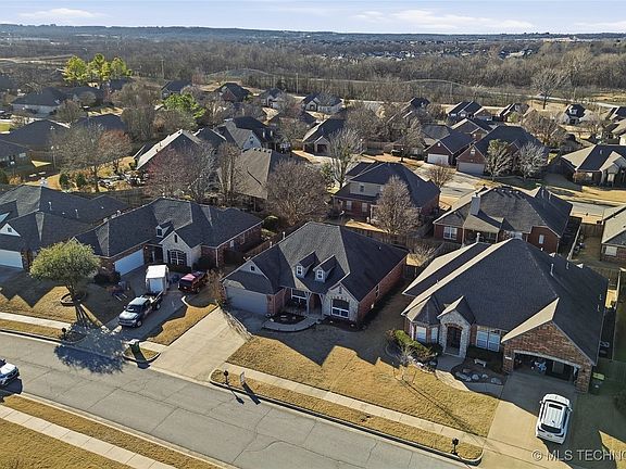 5th image of 14220 S Vandalia Ave