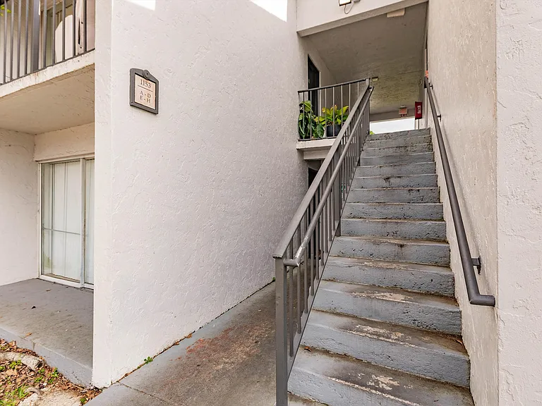 1153 Lake Victoria Dr #H — Photo 12