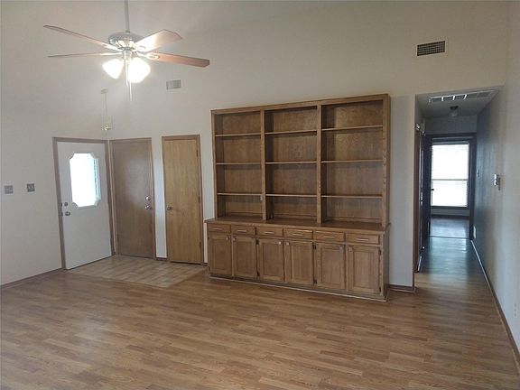 4th image of 6218 Paradise Dr