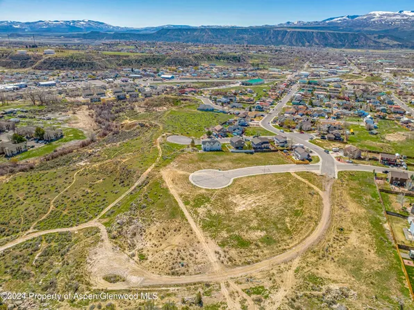 2 W 30th St, Rifle, CO 81650