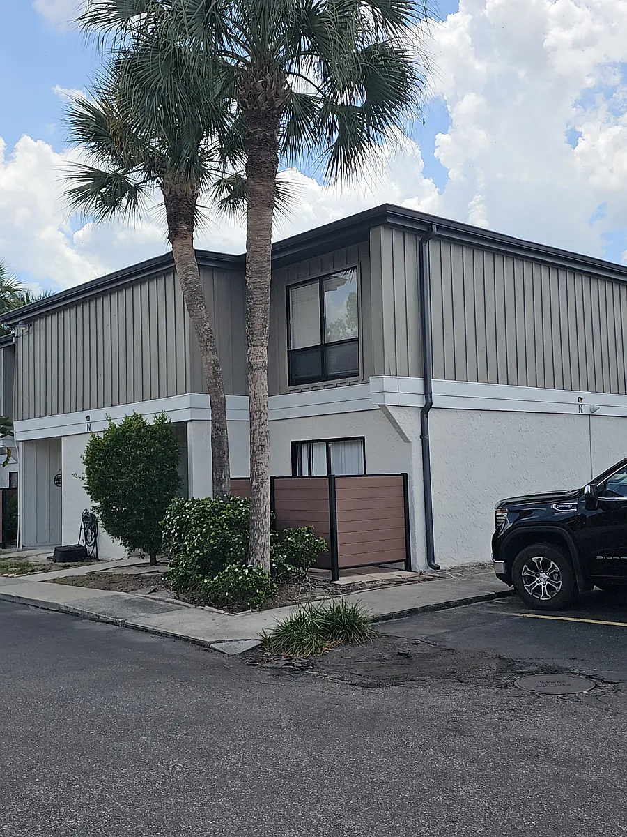 Building Photo - 4001 Beneva Rd