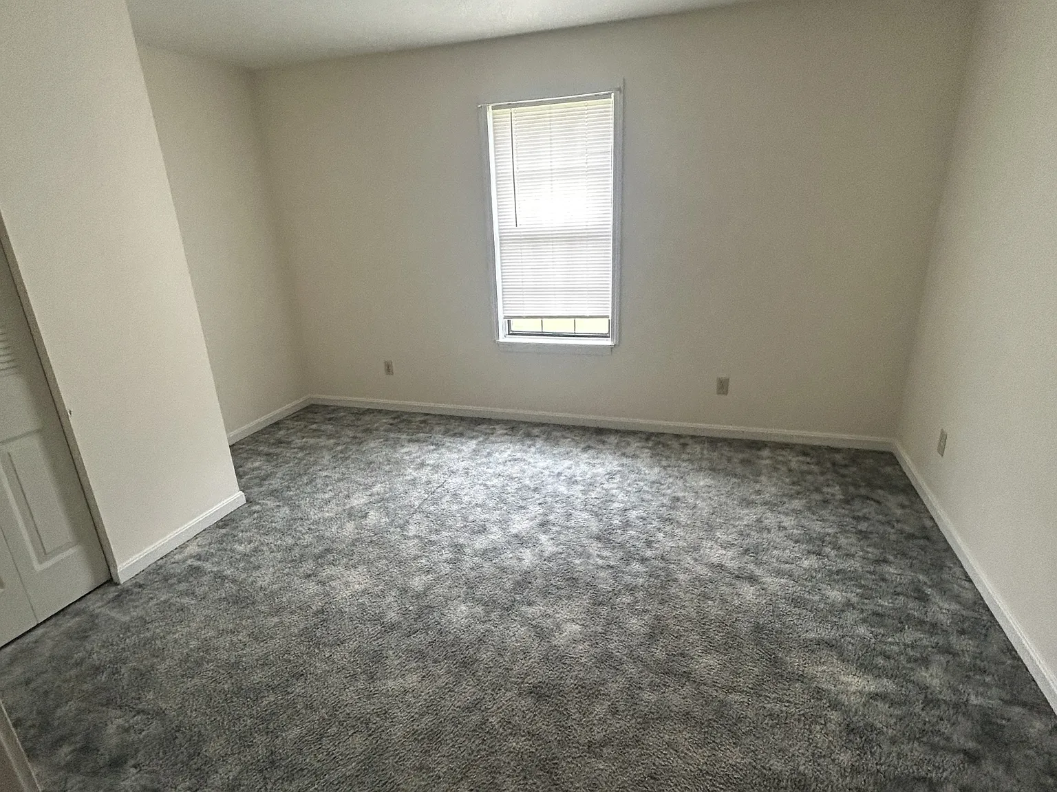 720 E Lincoln Trail - Unit 10 — Photo 4