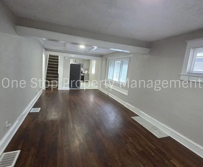 4224 Agnes Ave — Photo 3