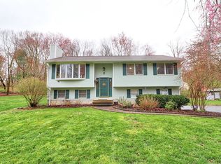 615 Long Meadow Rd, Middlebury, CT 06762