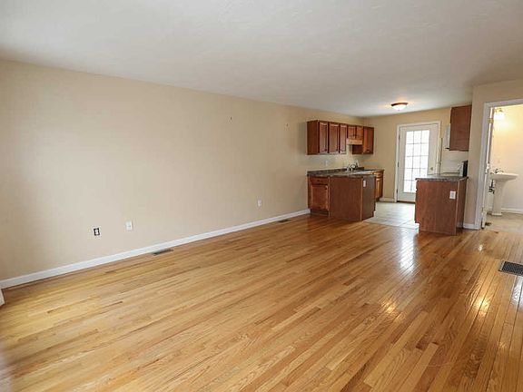 2nd image of 61 Dicandra Dr Unit 61