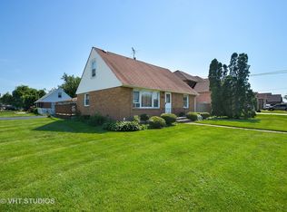7033 W 86th St, Burbank, IL