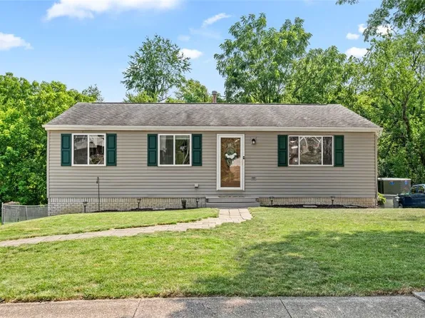 114 Darnley Dr, Coraopolis, PA 15108