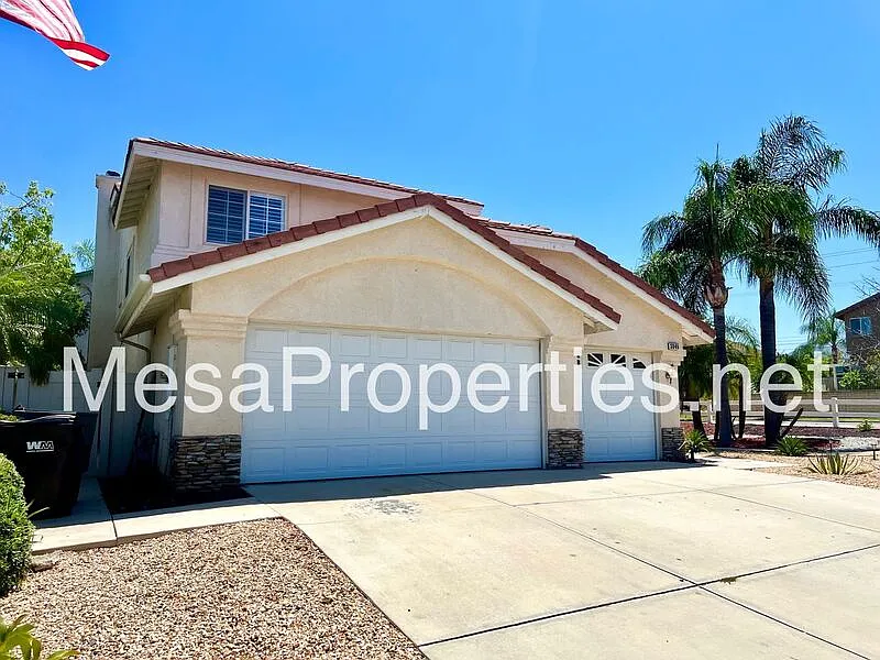 4 bed, 3.0 bath, 3494 sqft, $4,400 — Photo 2