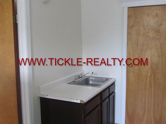 5th image of 217 Monroe Ave APT 1