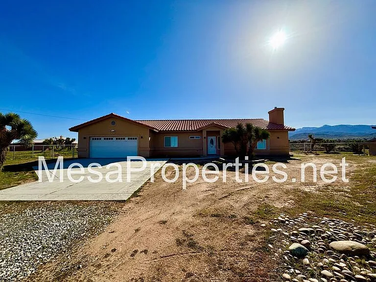 6087 Elsinore Rd — Photo 3