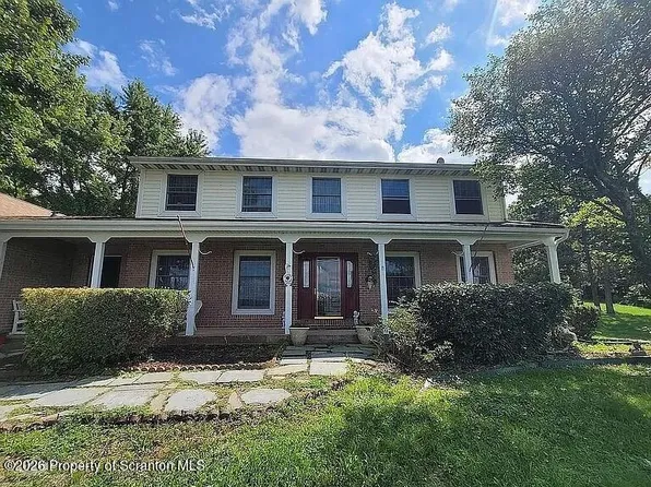 640 W Foothills Dr, Sugarloaf, PA 18249