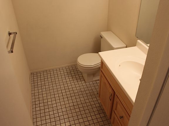 5th image of 409 North St #2