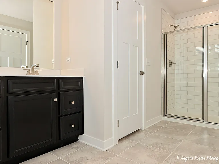 Modern Bathroom Oasis