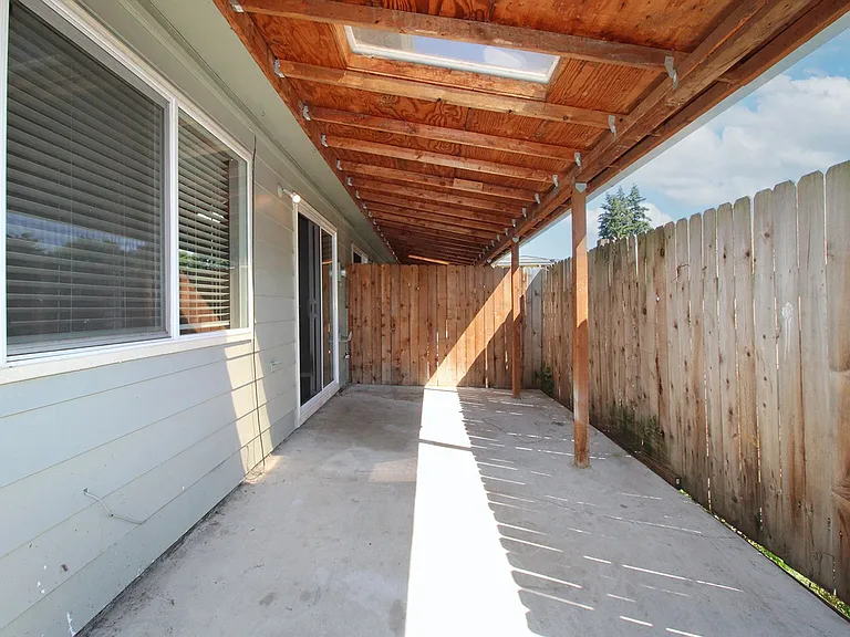 1120 SE Baseline St #1-4 — Photo 21