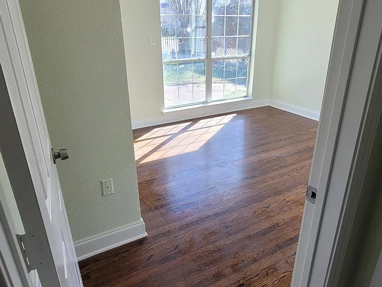 2303 Haldane Dr — Photo 14