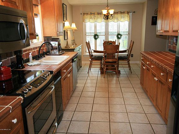 5th image of 121 Teal Way