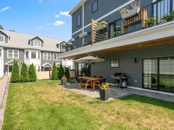 4 Payne St Unit 2, Boston, MA 02122