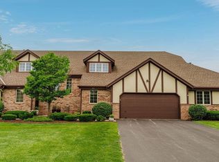 1035 Oakwood Ln, Brookfield, WI 53045