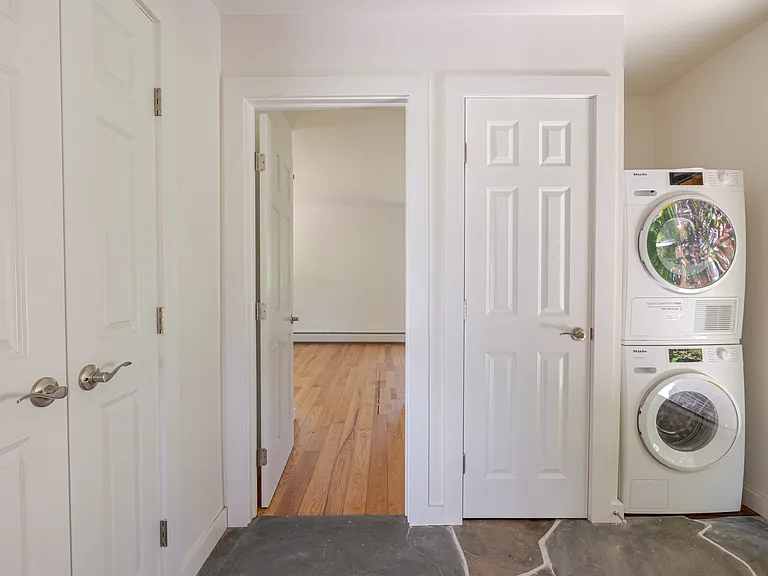 776 Mitchell St — Photo 17